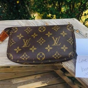 Authentic Louis Vuitton Bucket Pouch